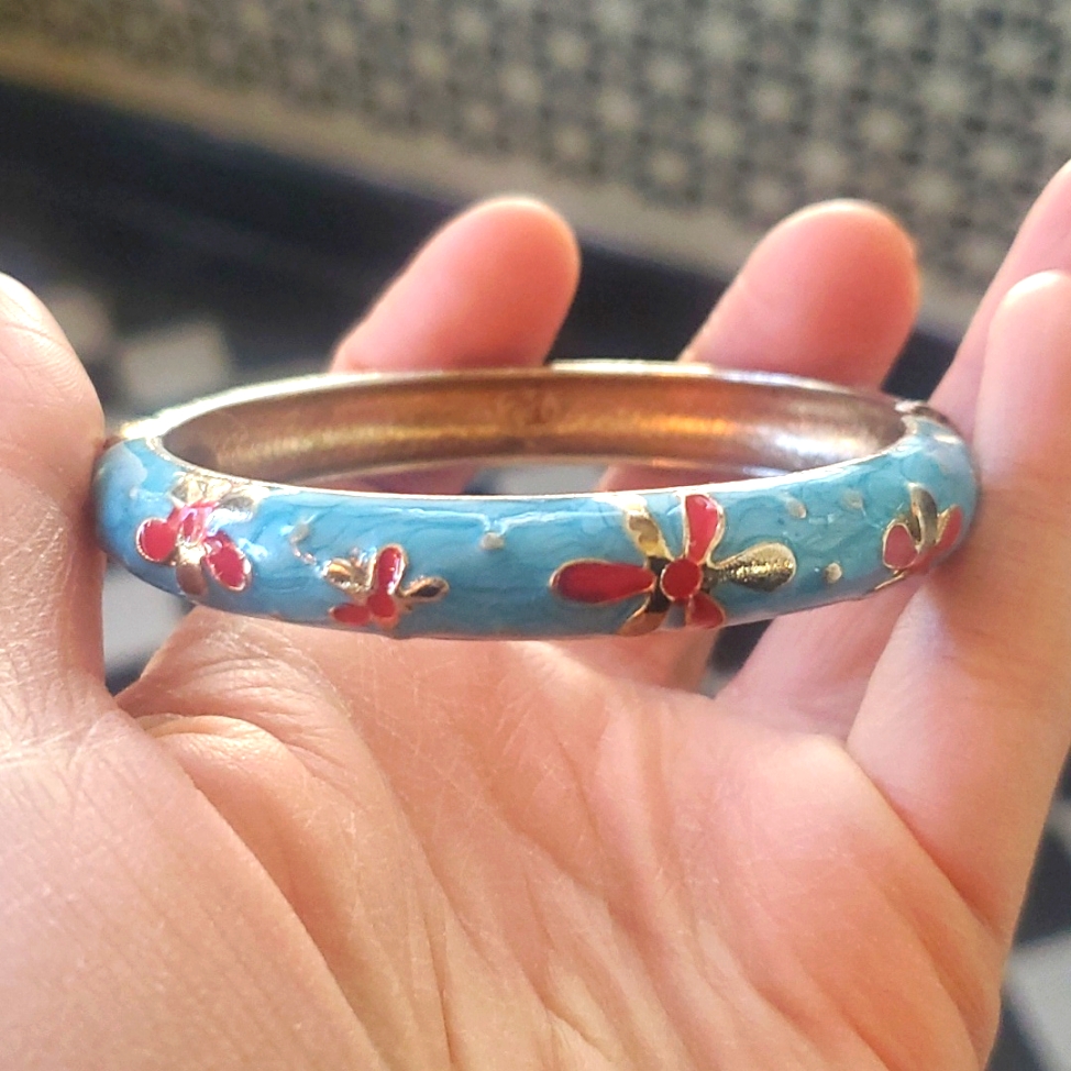Signed Jiu Long Xing Floral Bracelet Bangle
